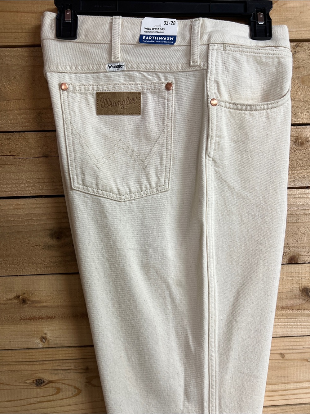 Wrangler Men's Cream Straight Jeans - Earthwash Finish